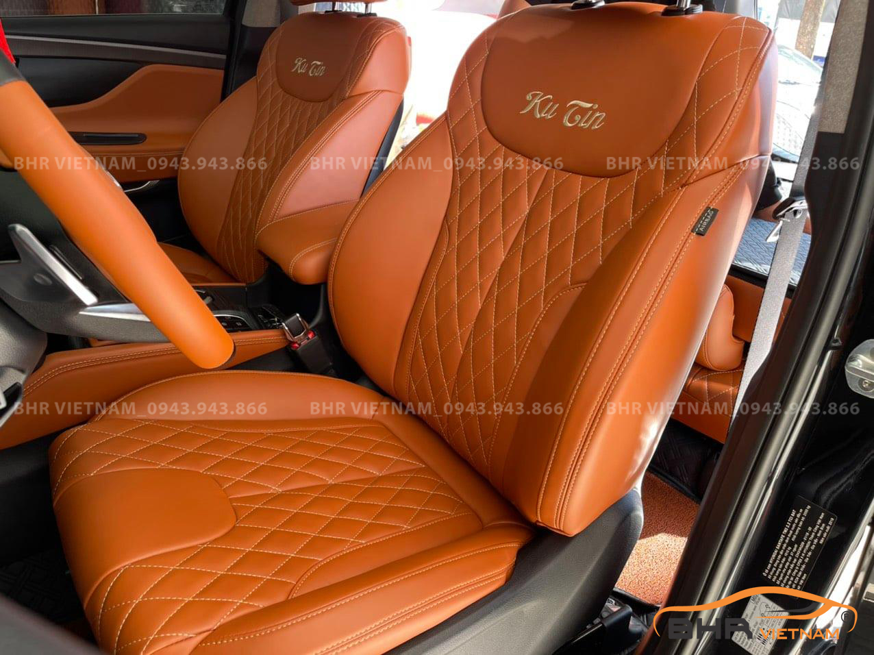 Đổi toàn bộ nội thất ô tô bằng bọc da phối màu cam, đen, sơn gỗ Hyundai Santafe