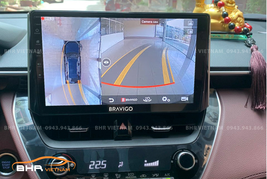 Hình ảnh quan sát từ camera sau trên màn hình DVD Bravigo Ultimate Toyota Cross 2020 - nay