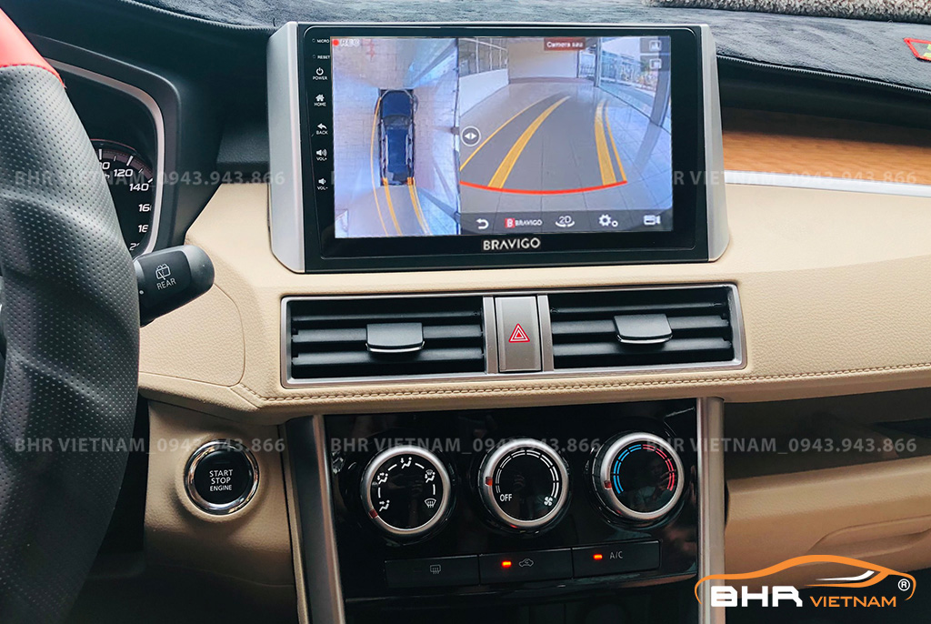 Hình ảnh quan sát từ camera sau trên màn hình DVD Bravigo Ultimate Mitsubishi Xpander 2018 - nay