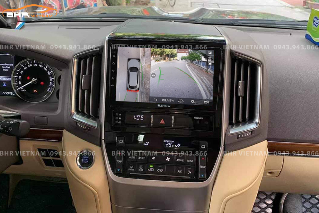 Hình ảnh quan sát từ camera sau Elliview S4 Premium Toyota Land Cruiser 2016 - 2020