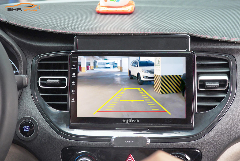 Màn hình DVD Fujitech Hyundai Accent 2021 - nay tích hợp camera lùi