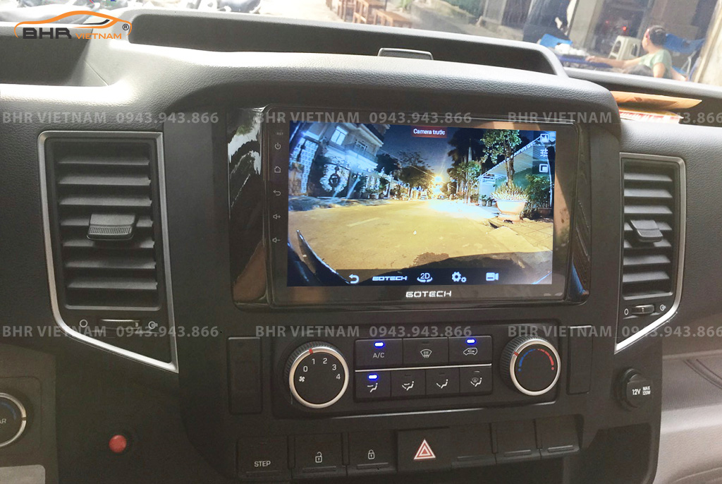 Hình ảnh quan sát phía trước màn hình DVD Gotech GT360 Plus Hyundai Solati 2017 - nay