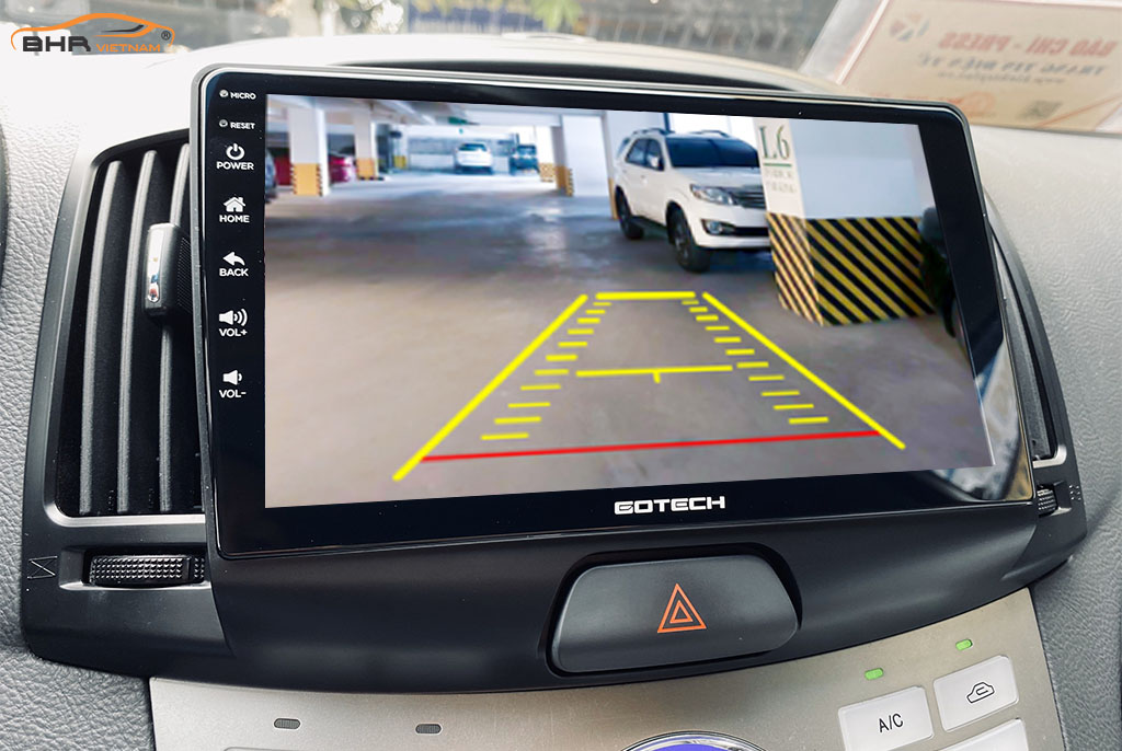 Màn hình Gotech GT6 New tích hợp camera lùi hỗ trợ lùi xe an toàn